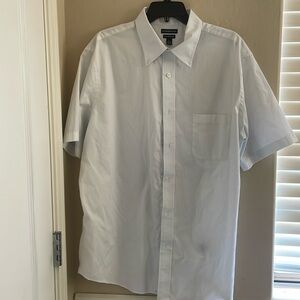 Mens Button T-Shirt in great condition